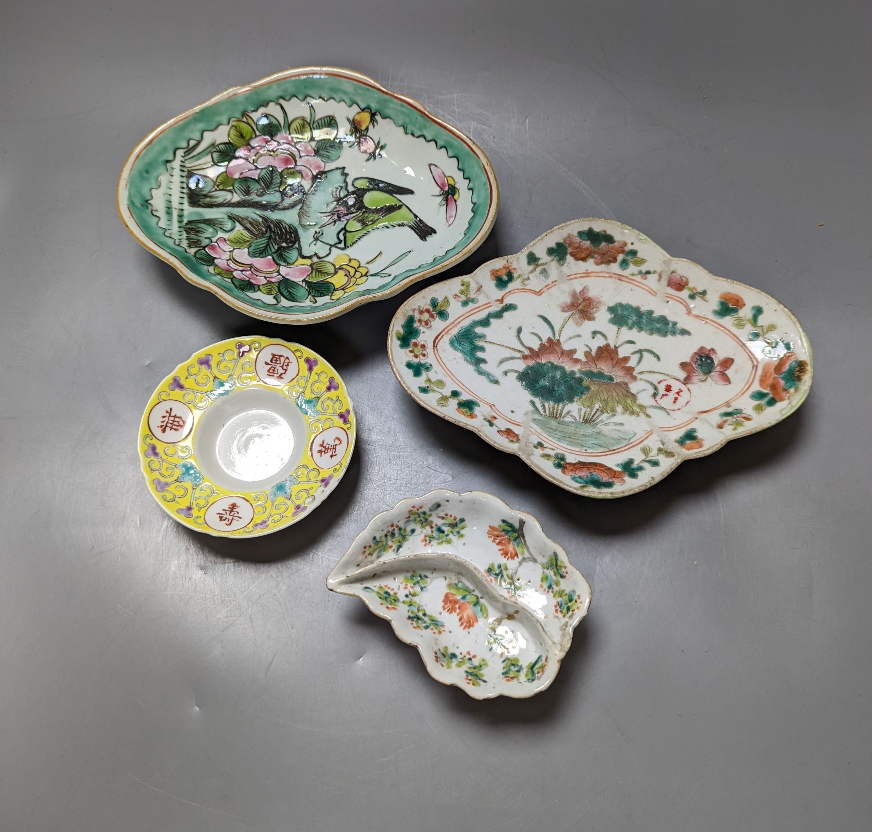 Three Chinese enamelled porcelain dishes and a stand, largest 21cm